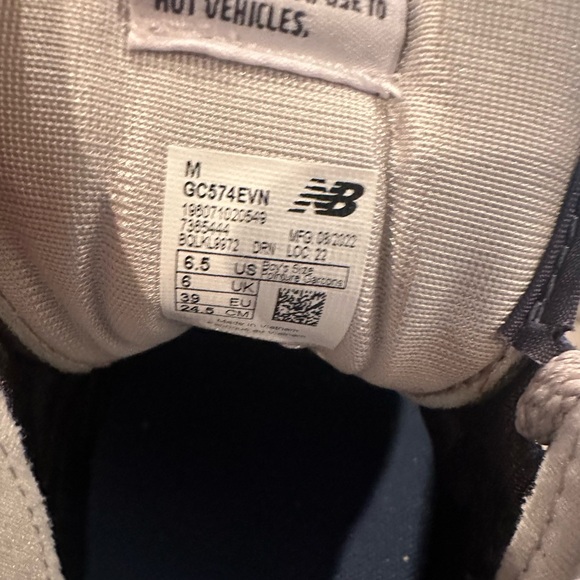 EUC Big kids size 6.5 New Balance 574 Navy Blue - Picture 4 of 7